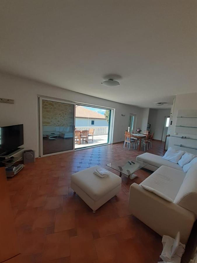 Apartments Ilicic Supetar Exterior foto